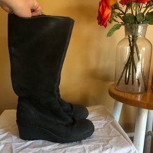 Black Keen Wedge Boots